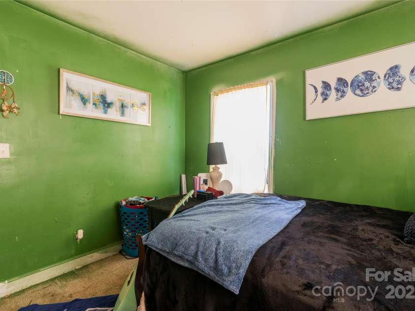 3037 Marlowe Avenue, Charlotte, NC 28208.  MLS# CAR4274651, YatesRealty ID 22198. 