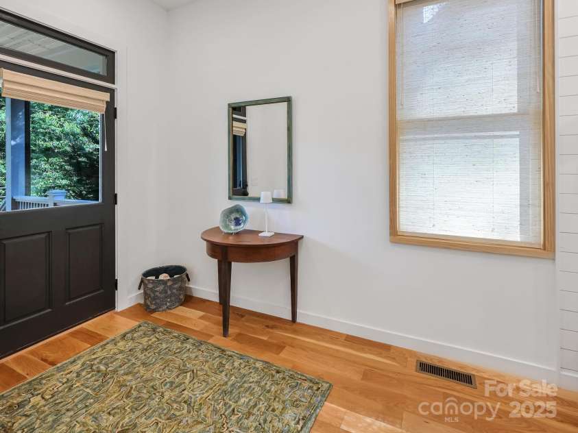 101 Santee Street, Asheville, NC 28801.  MLS# CAR4273297, YatesRealty ID 22199. 