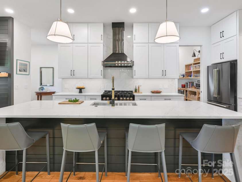 101 Santee Street, Asheville, NC 28801.  MLS# CAR4273297, YatesRealty ID 22199. 