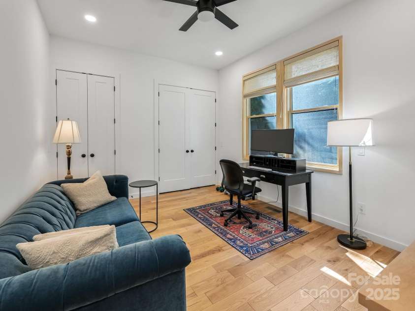 101 Santee Street, Asheville, NC 28801.  MLS# CAR4273297, YatesRealty ID 22199. 