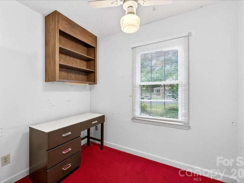 7300 Quail Hill Road, Charlotte, NC 28210.  MLS# CAR4376348, YatesRealty ID 22199. 