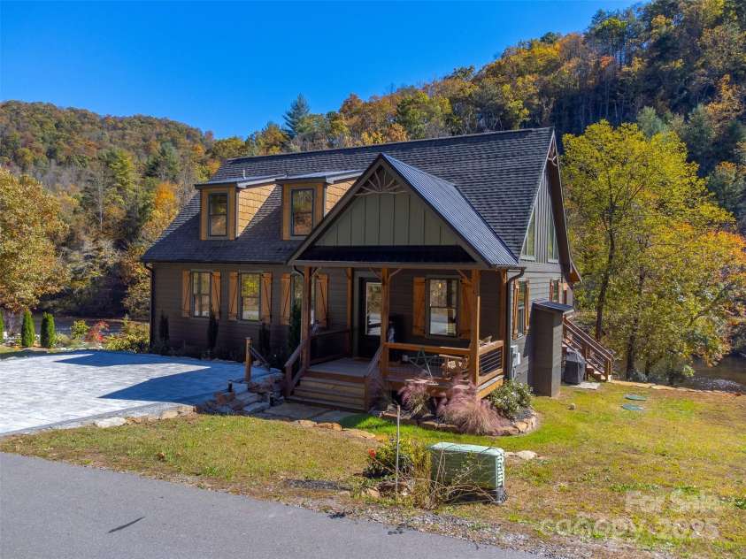 186 Grayling Drive, Cullowhee, NC 28723.  MLS# CAR4314882, YatesRealty ID 2220. 