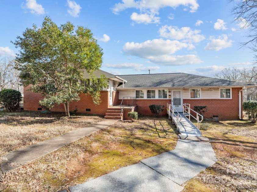 3120 Minnesota Road, Charlotte, NC 28208.  MLS# CAR4231697, YatesRealty ID 2220. 