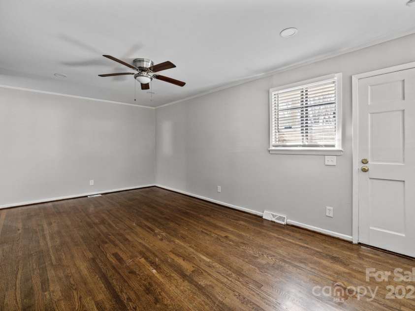 3120 Minnesota Road, Charlotte, NC 28208.  MLS# CAR4231697, YatesRealty ID 2220. 