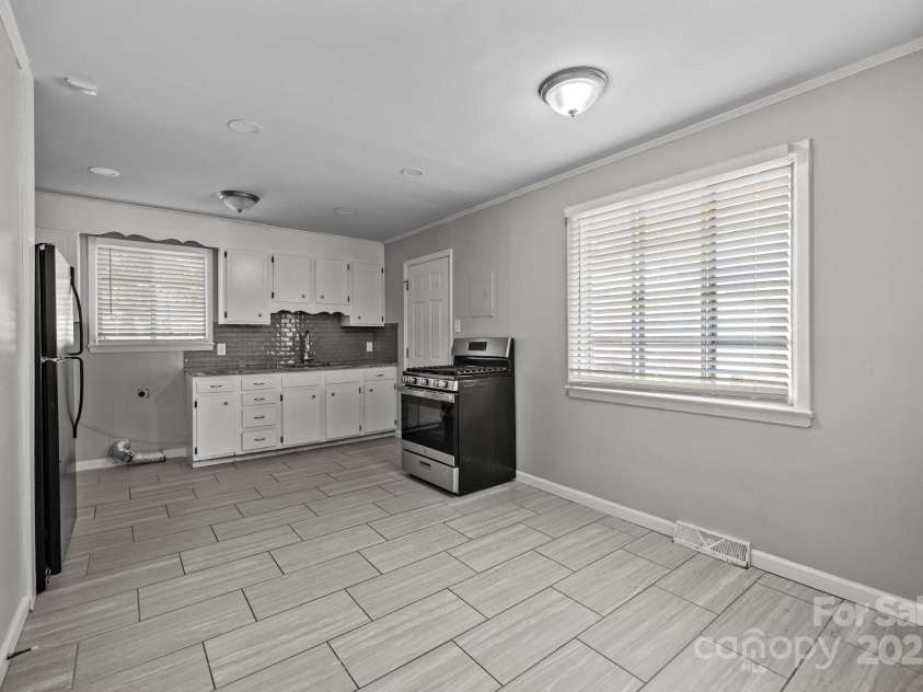 3120 Minnesota Road, Charlotte, NC 28208.  MLS# CAR4231697, YatesRealty ID 2220. 