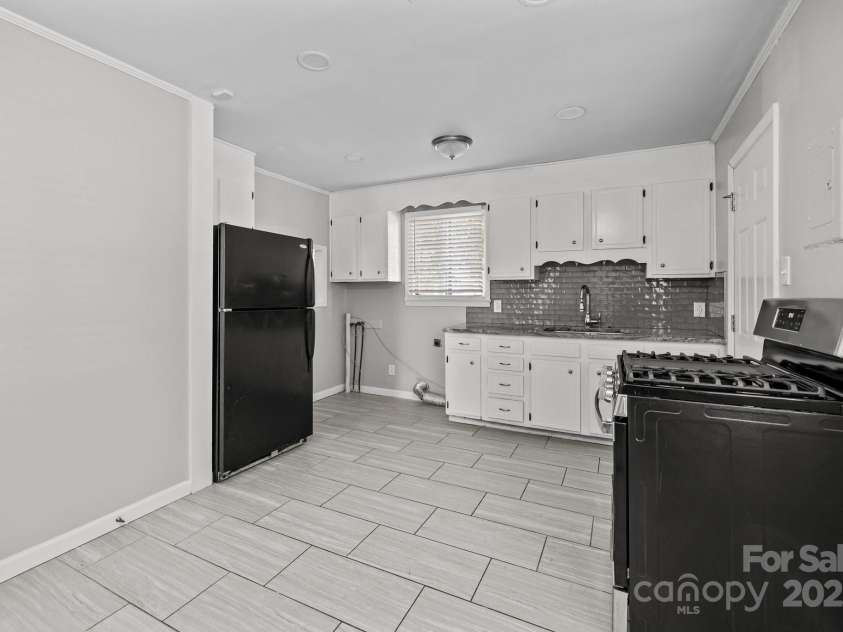 3120 Minnesota Road, Charlotte, NC 28208.  MLS# CAR4231697, YatesRealty ID 2220. 