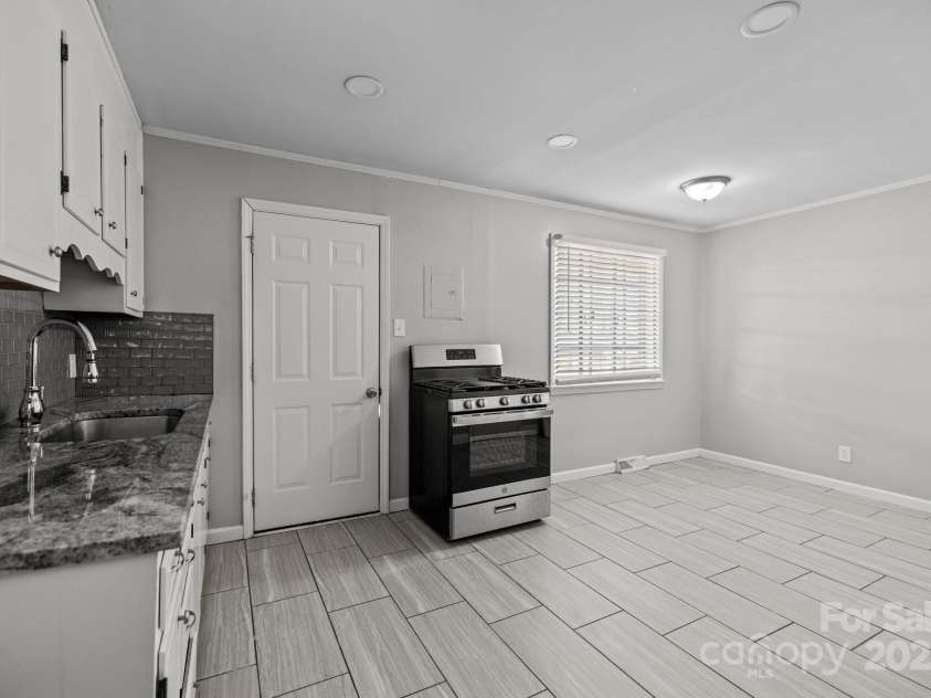 3120 Minnesota Road, Charlotte, NC 28208.  MLS# CAR4231697, YatesRealty ID 2220. 