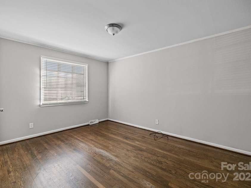 3120 Minnesota Road, Charlotte, NC 28208.  MLS# CAR4231697, YatesRealty ID 2220. 