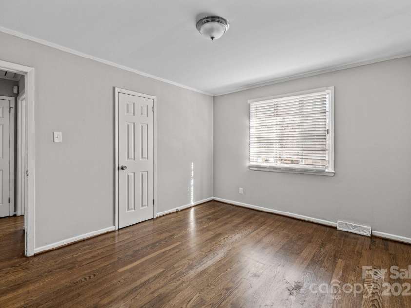 3120 Minnesota Road, Charlotte, NC 28208.  MLS# CAR4231697, YatesRealty ID 2220. 