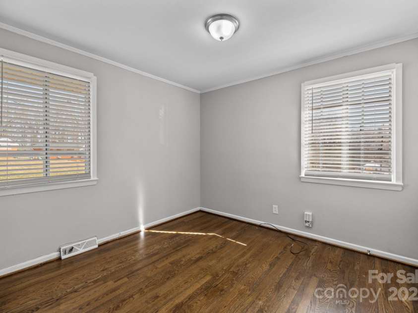3120 Minnesota Road, Charlotte, NC 28208.  MLS# CAR4231697, YatesRealty ID 2220. 