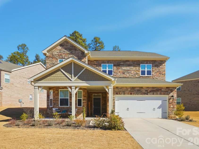 5108 Kinsbridge Drive, Mint Hill, NC 28227.  MLS# CAR4343361, YatesRealty ID 22200. 