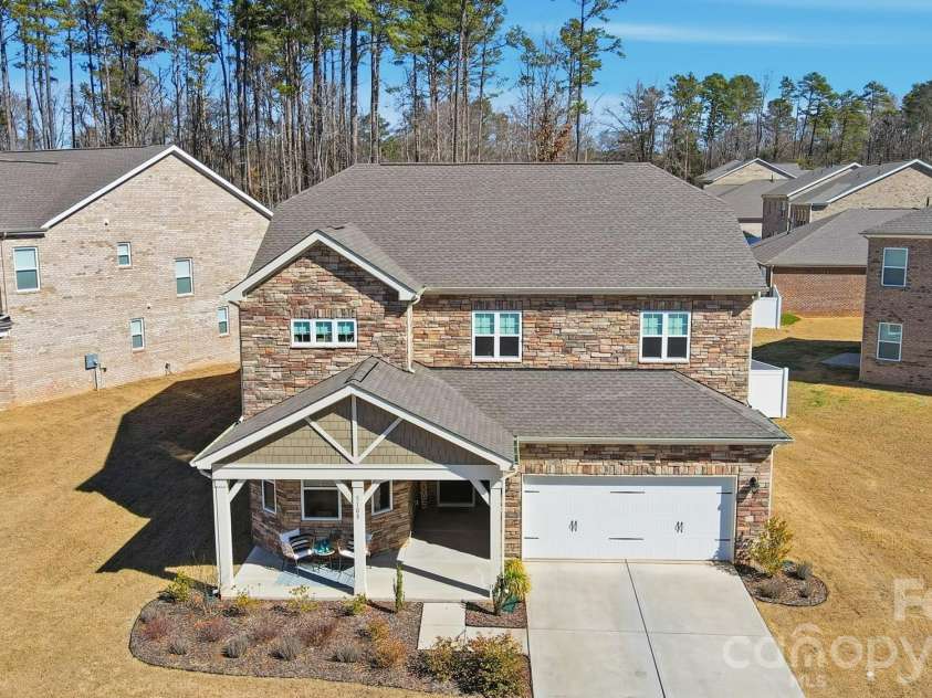 5108 Kinsbridge Drive, Mint Hill, NC 28227.  MLS# CAR4343361, YatesRealty ID 22200. 