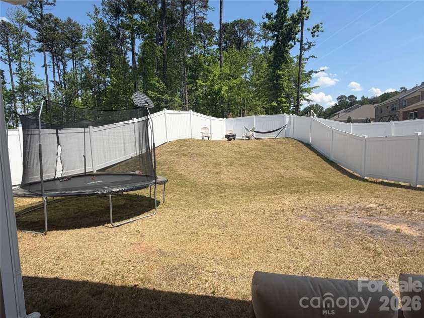 5108 Kinsbridge Drive, Mint Hill, NC 28227.  MLS# CAR4343361, YatesRealty ID 22200. 