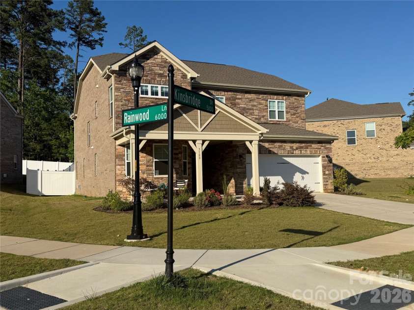 5108 Kinsbridge Drive, Mint Hill, NC 28227.  MLS# CAR4343361, YatesRealty ID 22200. 
