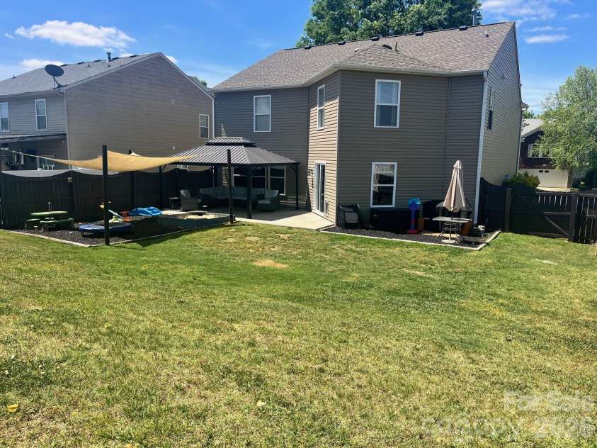 148 Farm Springs Drive, Mount Holly, NC 28120.  MLS# CAR4350343, YatesRealty ID 22201. 