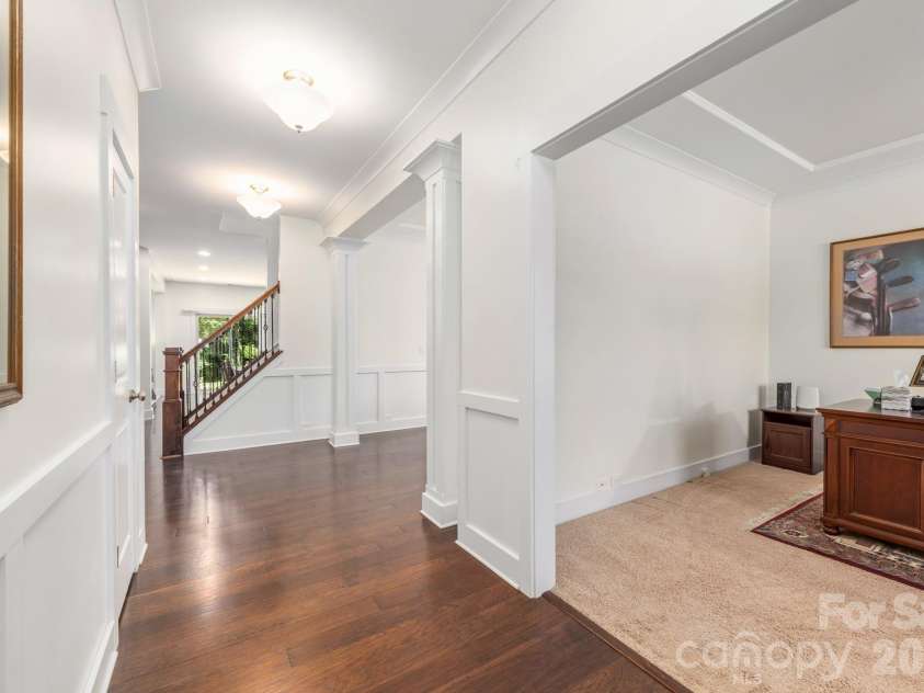 10020 Michael Crossing Drive, Charlotte, NC 28213.  MLS# CAR4375243, YatesRealty ID 22202. 