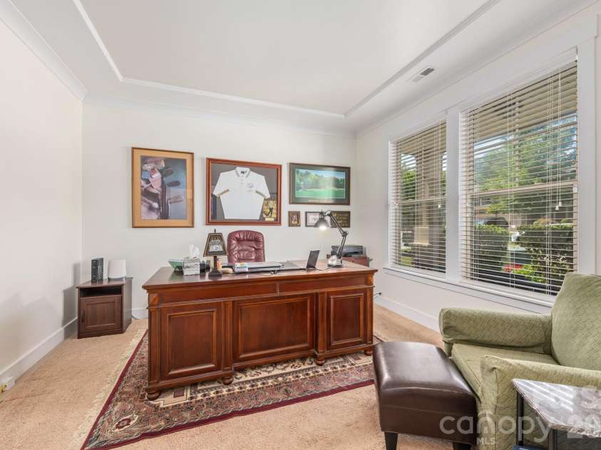 10020 Michael Crossing Drive, Charlotte, NC 28213.  MLS# CAR4375243, YatesRealty ID 22202. 