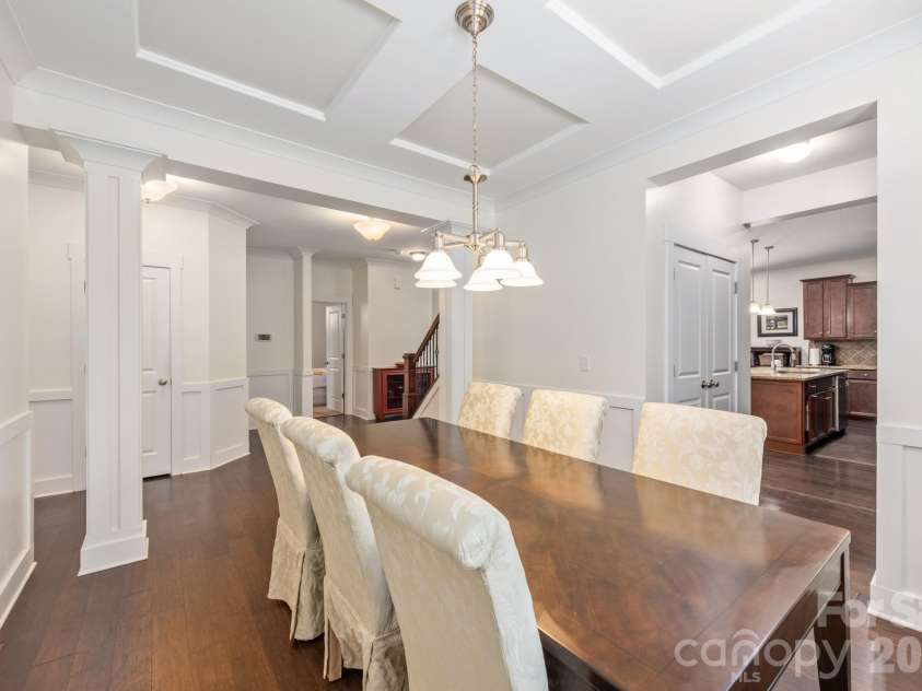 10020 Michael Crossing Drive, Charlotte, NC 28213.  MLS# CAR4375243, YatesRealty ID 22202. 
