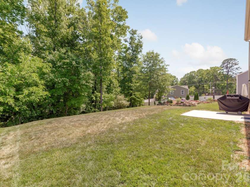 10020 Michael Crossing Drive, Charlotte, NC 28213.  MLS# CAR4375243, YatesRealty ID 22202. 