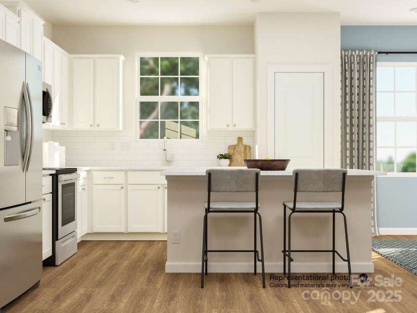 241 Runner Stone Lane, Fort Mill, SC 29715.  MLS# CAR4275297, YatesRealty ID 22202. Kitchen