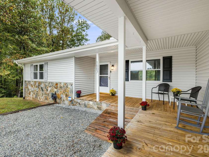 1007 Dula Road, Spruce Pine, NC 28777.  MLS# CAR4307434, YatesRealty ID 22203. 