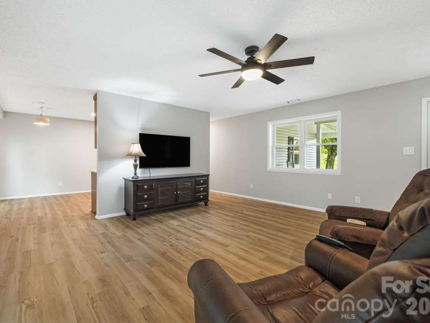 1007 Dula Road, Spruce Pine, NC 28777.  MLS# CAR4307434, YatesRealty ID 22203. 