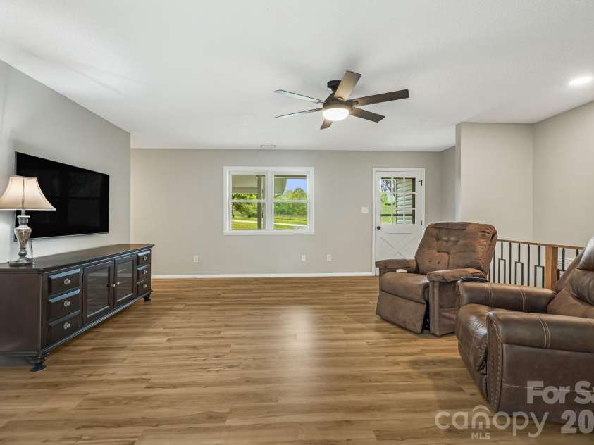 1007 Dula Road, Spruce Pine, NC 28777.  MLS# CAR4307434, YatesRealty ID 22203. 