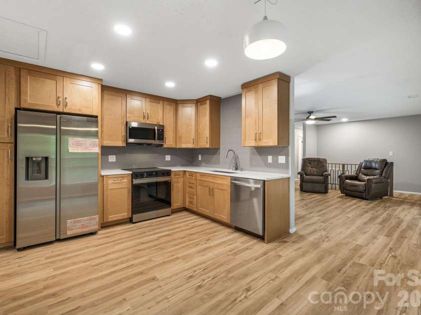 1007 Dula Road, Spruce Pine, NC 28777.  MLS# CAR4307434, YatesRealty ID 22203. 