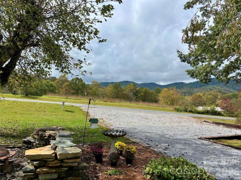 1007 Dula Road, Spruce Pine, NC 28777.  MLS# CAR4307434, YatesRealty ID 22203. 
