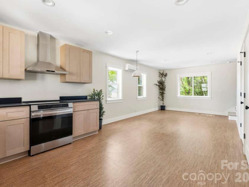 23 Fireside Drive, Asheville, NC 28806.  MLS# CAR4318577, YatesRealty ID 22204. Cork floors