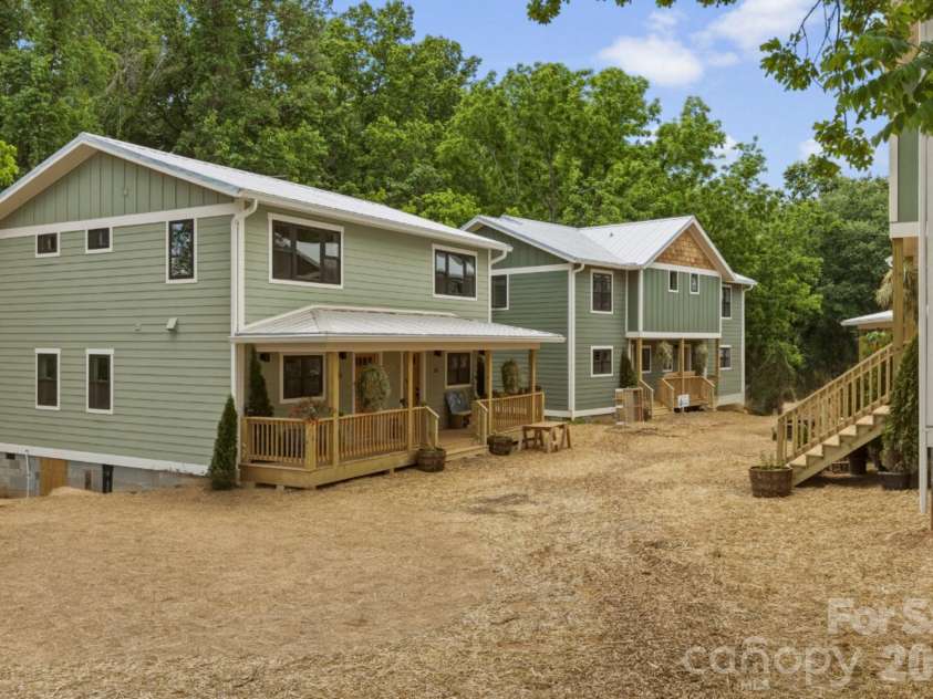 13 Fireside Drive, Asheville, NC 28806.  MLS# CAR4319329, YatesRealty ID 22205. 