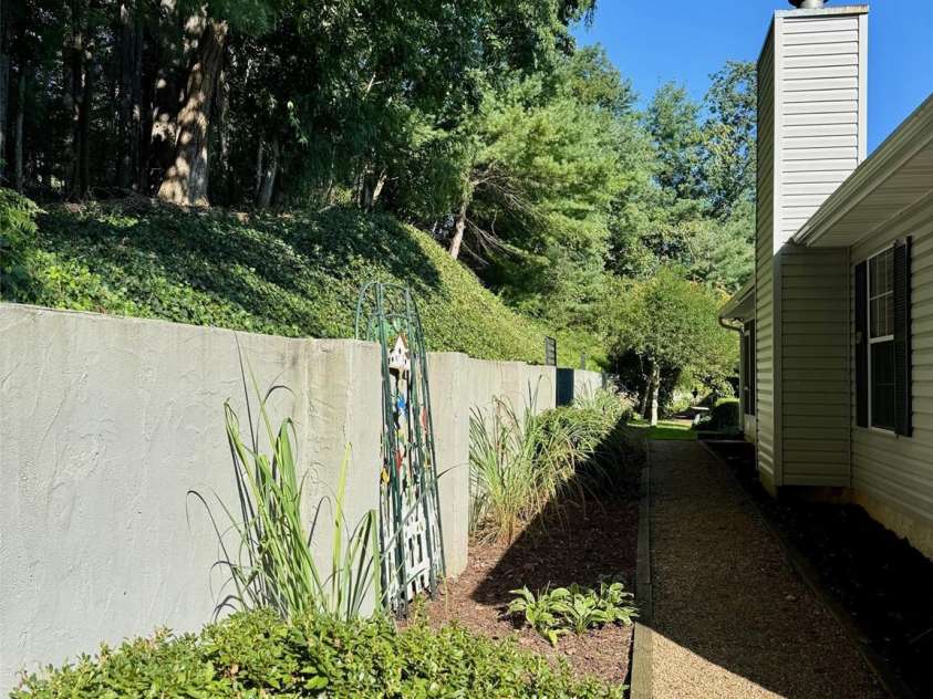 670 New Village Drive, Hendersonville, NC 28791.  MLS# CAR4272117, YatesRealty ID 22206. 