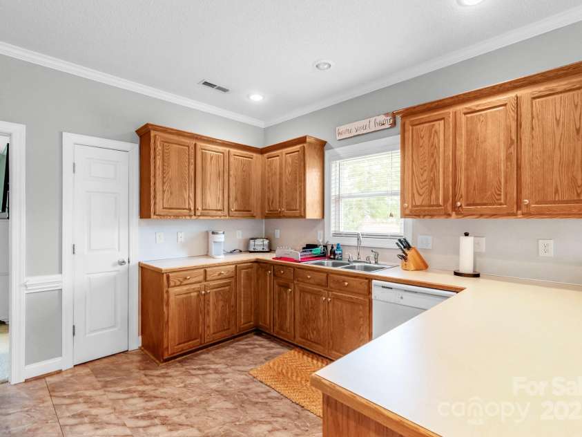 773 Hathcock Glen Drive, Oakboro, NC 28129.  MLS# CAR4275326, YatesRealty ID 22207. 