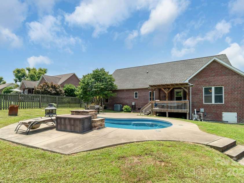 773 Hathcock Glen Drive, Oakboro, NC 28129.  MLS# CAR4275326, YatesRealty ID 22207. 