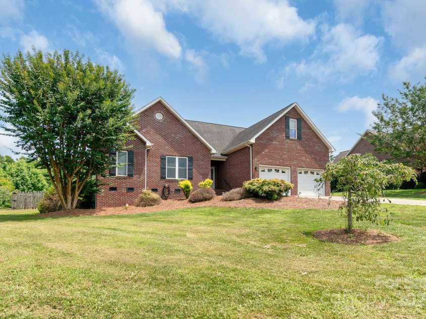 773 Hathcock Glen Drive, Oakboro, NC 28129.  MLS# CAR4275326, YatesRealty ID 22207. 
