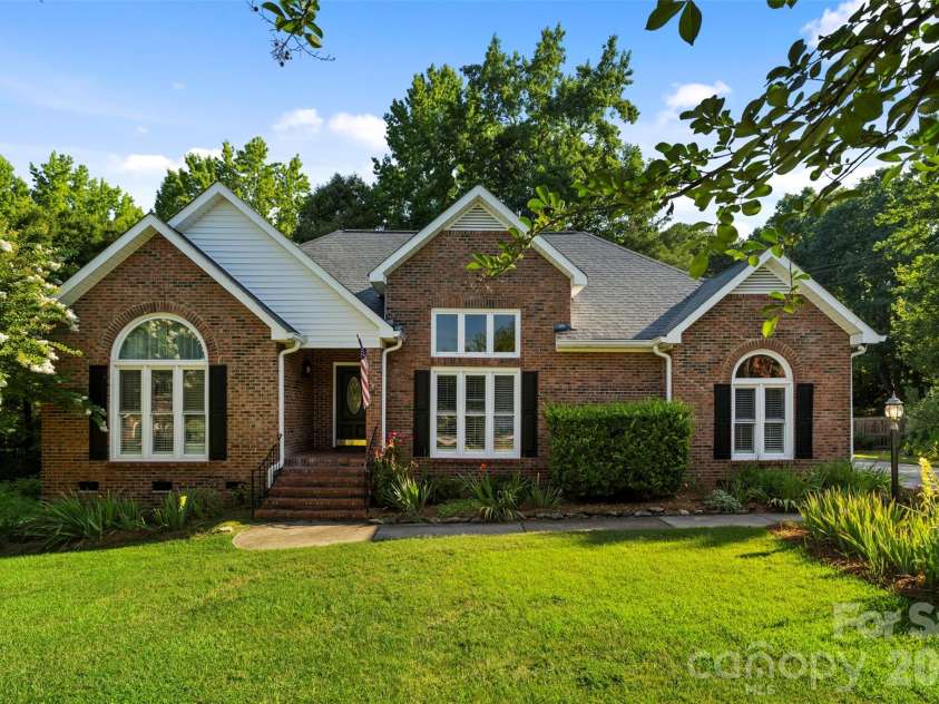 1035 South Bank Drive, Rock Hill, SC 29732.  MLS# CAR4337767, YatesRealty ID 22208. 