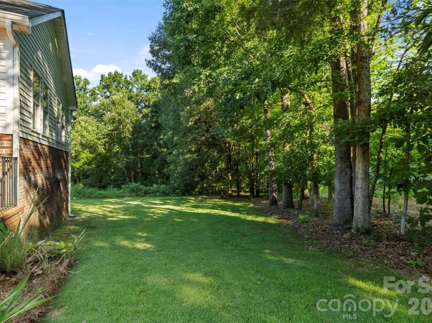 1035 South Bank Drive, Rock Hill, SC 29732.  MLS# CAR4337767, YatesRealty ID 22208. 