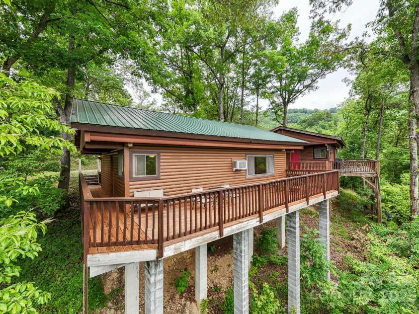307 Blue Ridge Parkway, Bryson City, NC 28713.  MLS# CAR4275021, YatesRealty ID 22208. 