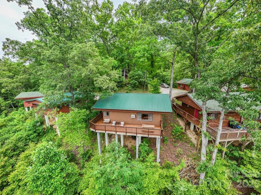 307 Blue Ridge Parkway, Bryson City, NC 28713.  MLS# CAR4275021, YatesRealty ID 22208. 