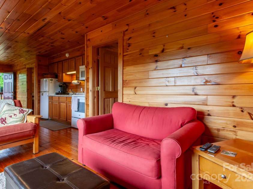 307 Blue Ridge Parkway, Bryson City, NC 28713.  MLS# CAR4275021, YatesRealty ID 22208. 