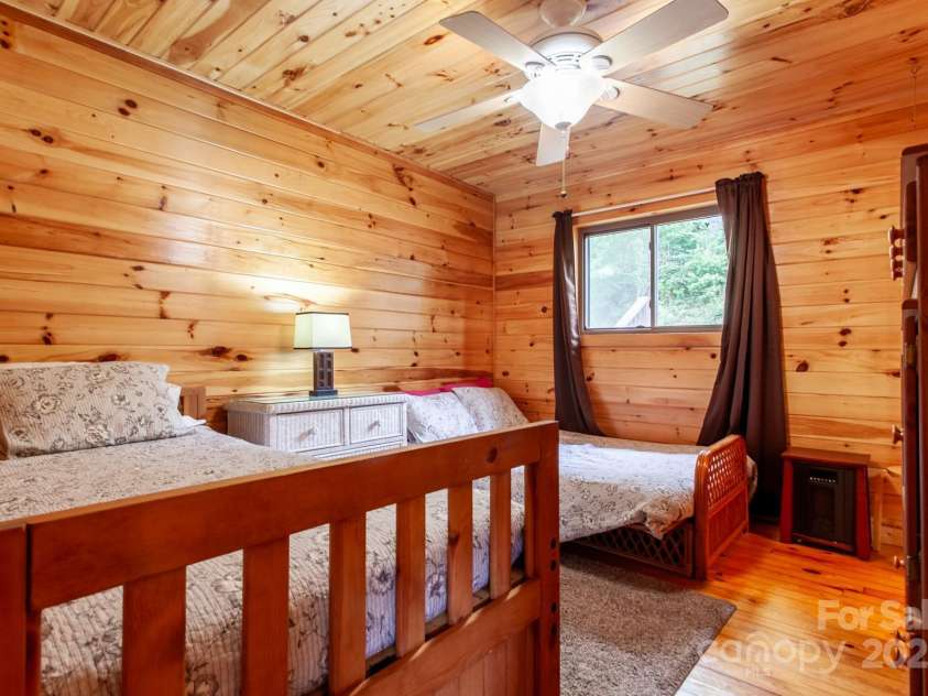 307 Blue Ridge Parkway, Bryson City, NC 28713.  MLS# CAR4275021, YatesRealty ID 22208. 