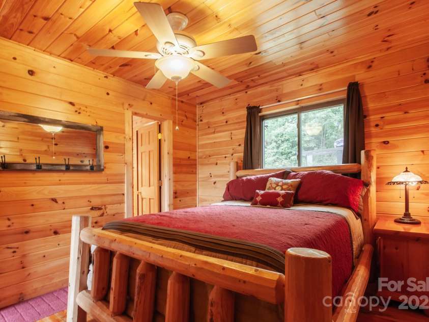 307 Blue Ridge Parkway, Bryson City, NC 28713.  MLS# CAR4275021, YatesRealty ID 22208. 