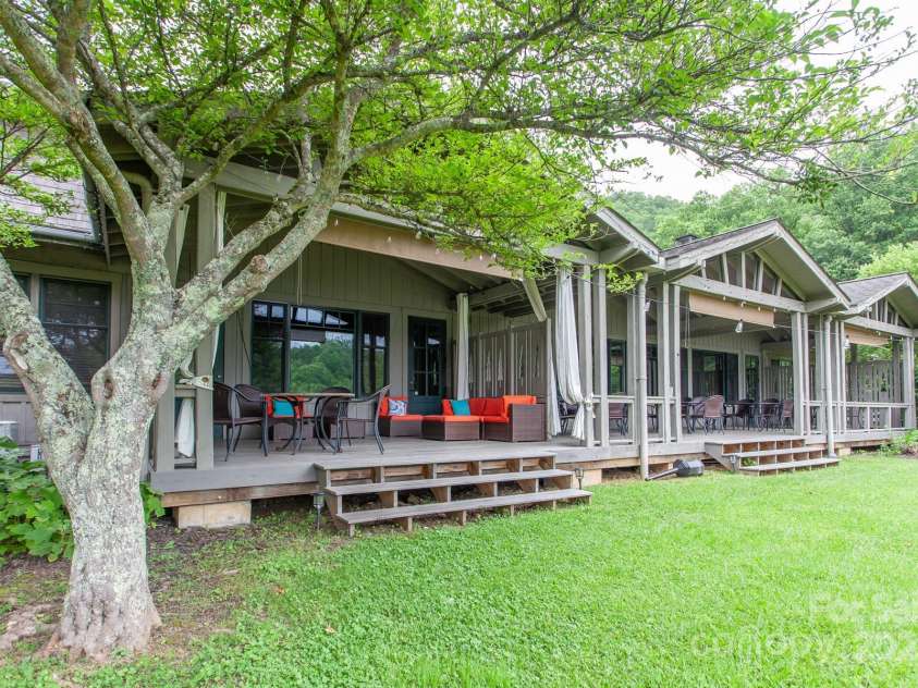 307 Blue Ridge Parkway, Bryson City, NC 28713.  MLS# CAR4275021, YatesRealty ID 22208. 