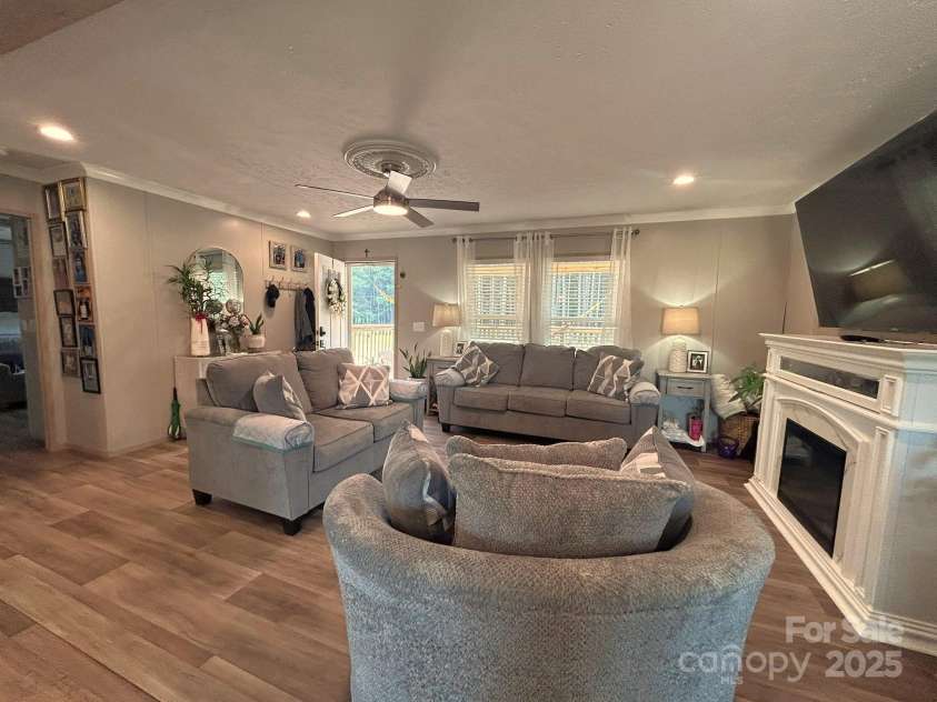 1808 Aiken Road, Blackstock, SC 29014.  MLS# CAR4275355, YatesRealty ID 22209. 