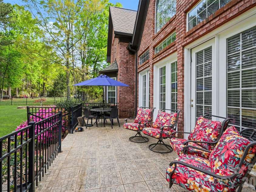 14515 Davis Trace Drive, Mint Hill, NC 28227.  MLS# CAR4364908, YatesRealty ID 22212. 