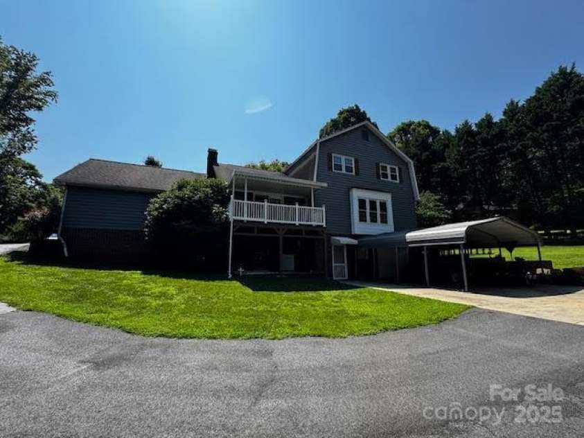 204 Brentwood Drive, Maiden, NC 28650.  MLS# CAR4274805, YatesRealty ID 22212. 