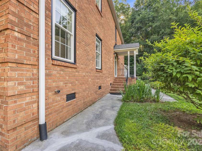 317 Dillard Drive, Jefferson, NC 28640.  MLS# CAR4275384, YatesRealty ID 22213. 