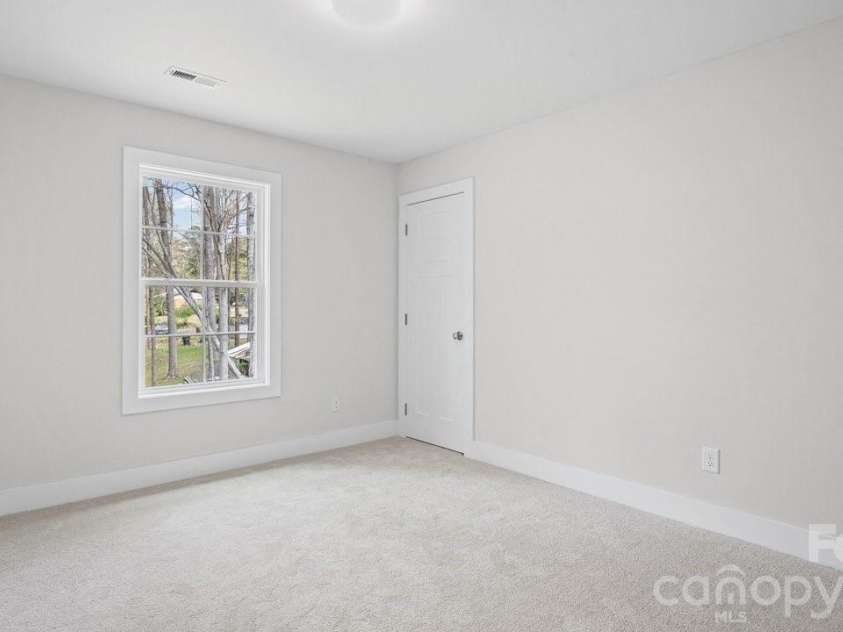 606 Teresa Circle, Waxhaw, NC 28173.  MLS# CAR4363542, YatesRealty ID 22213. BR with walk-in closet.