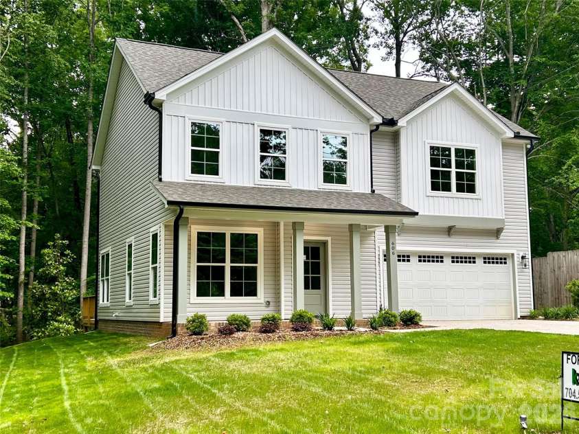 606 Teresa Circle, Waxhaw, NC 28173.  MLS# CAR4363542, YatesRealty ID 22213. Maintenance Free Exterior.