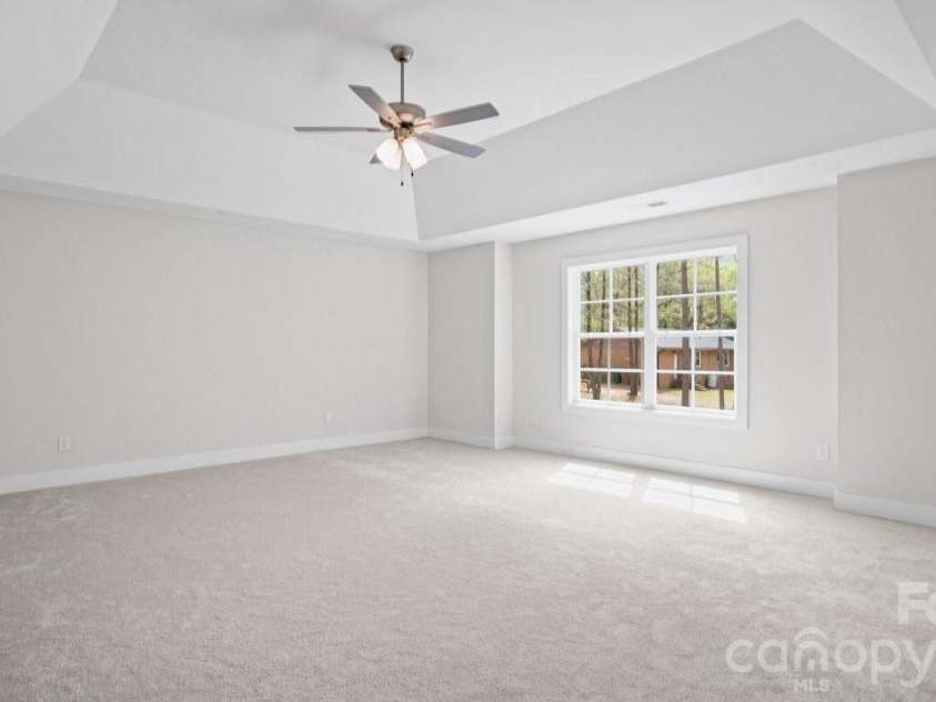 606 Teresa Circle, Waxhaw, NC 28173.  MLS# CAR4363542, YatesRealty ID 22213. Primary Bedroom